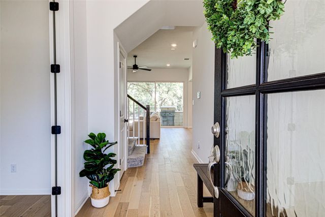 1976 Headwaters BLVD, Dripping Springs, TX 78620