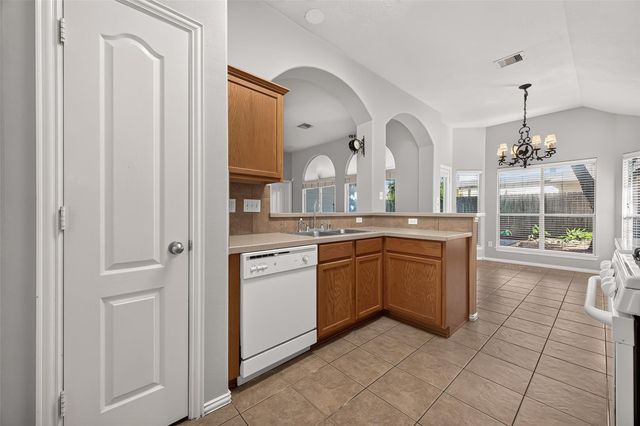 11915 Lois Lane, Pinehurst, TX 77362