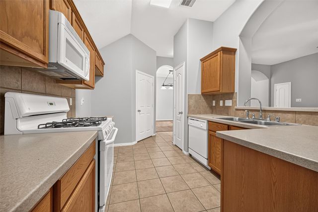11915 Lois Lane, Pinehurst, TX 77362