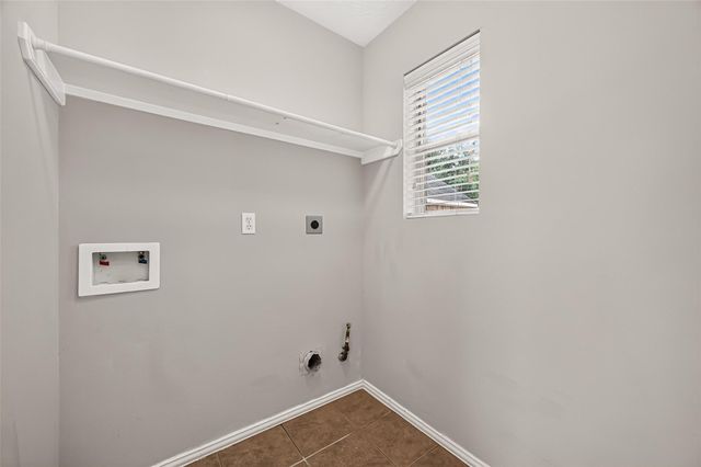 11915 Lois Lane, Pinehurst, TX 77362