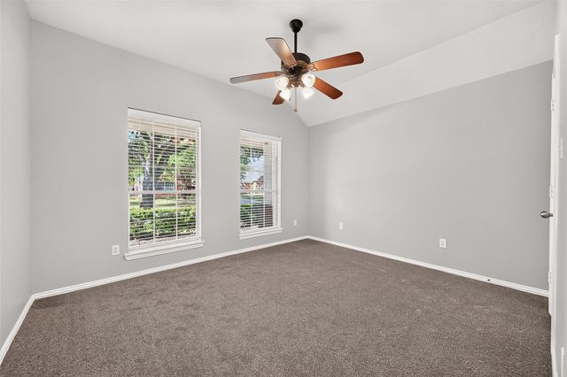 11915 Lois Lane, Pinehurst, TX 77362