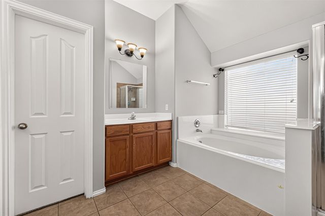 11915 Lois Lane, Pinehurst, TX 77362