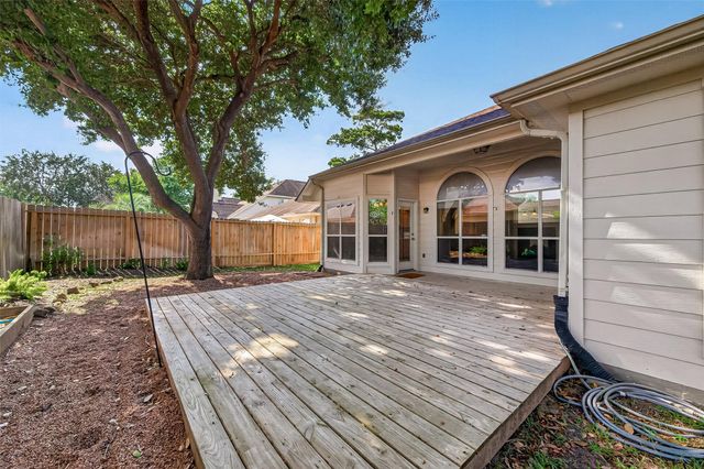 11915 Lois Lane, Pinehurst, TX 77362