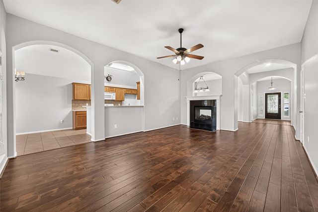 11915 Lois Lane, Pinehurst, TX 77362