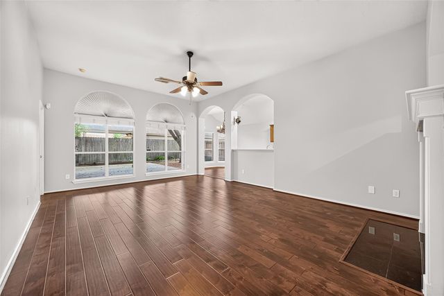 11915 Lois Lane, Pinehurst, TX 77362