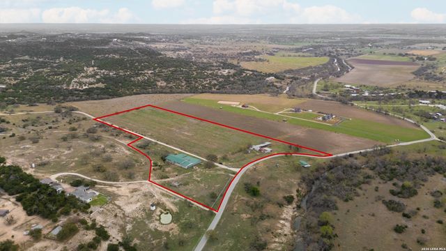 2421 Usener Rd, Fredericksburg, TX 78624