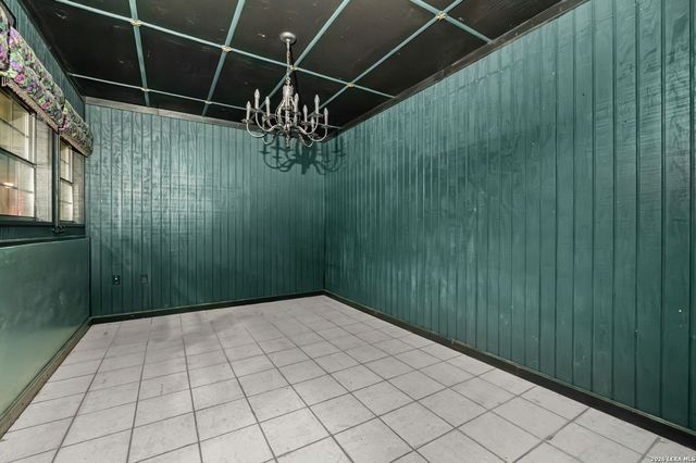 2421 Usener Rd, Fredericksburg, TX 78624