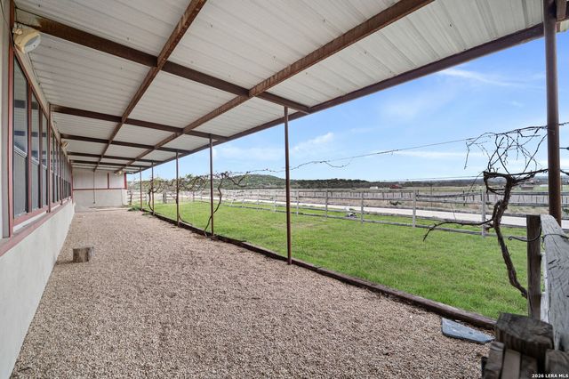 2421 Usener Rd, Fredericksburg, TX 78624