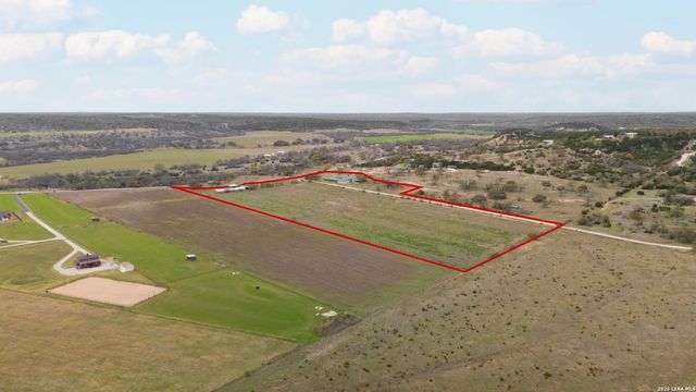 2421 Usener Rd, Fredericksburg, TX 78624