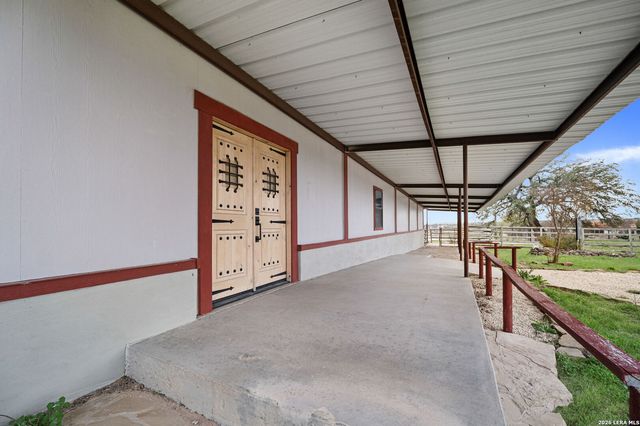 2421 Usener Rd, Fredericksburg, TX 78624