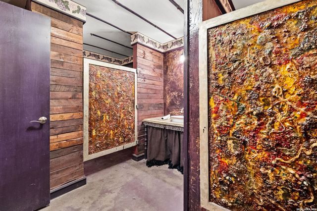 2421 Usener Rd, Fredericksburg, TX 78624