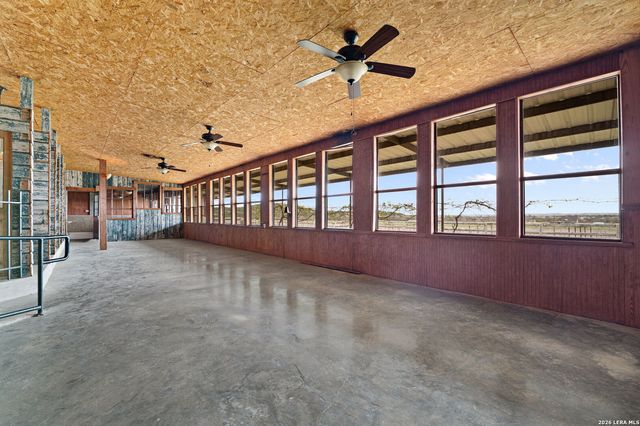 2421 Usener Rd, Fredericksburg, TX 78624