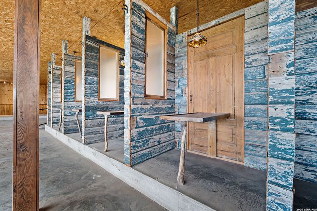 2421 Usener Rd, Fredericksburg, TX 78624