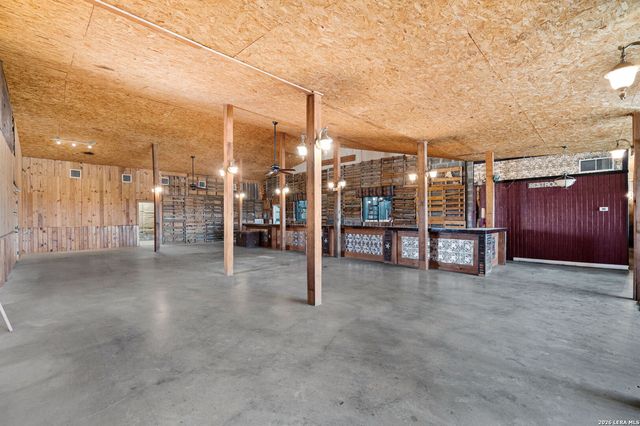 2421 Usener Rd, Fredericksburg, TX 78624