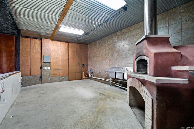 2421 Usener Rd, Fredericksburg, TX 78624