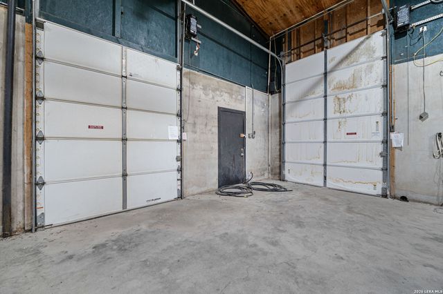 2421 Usener Rd, Fredericksburg, TX 78624