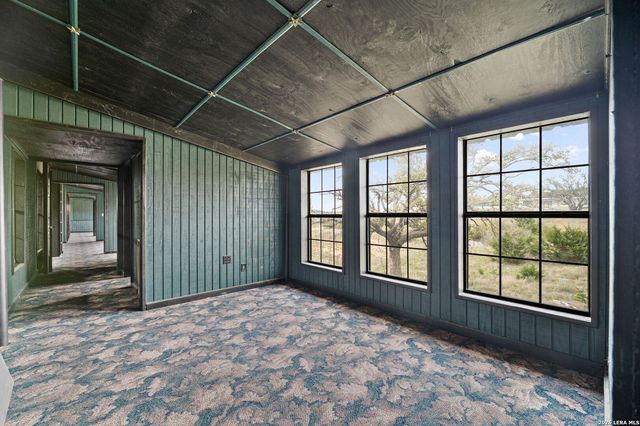 2421 Usener Rd, Fredericksburg, TX 78624