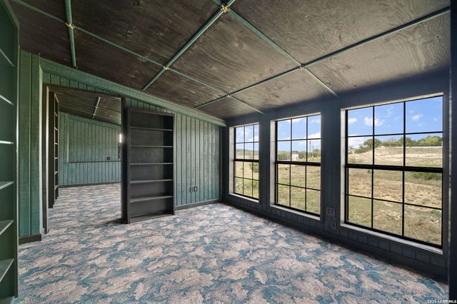 2421 Usener Rd, Fredericksburg, TX 78624