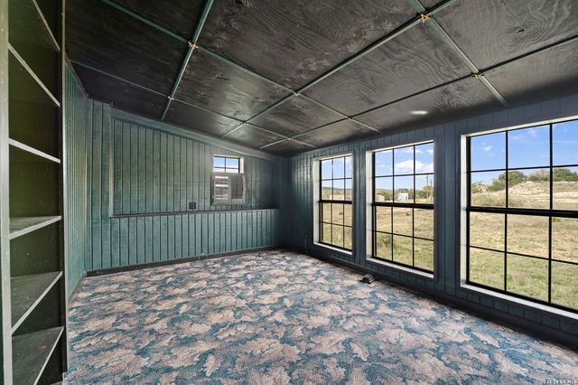 2421 Usener Rd, Fredericksburg, TX 78624