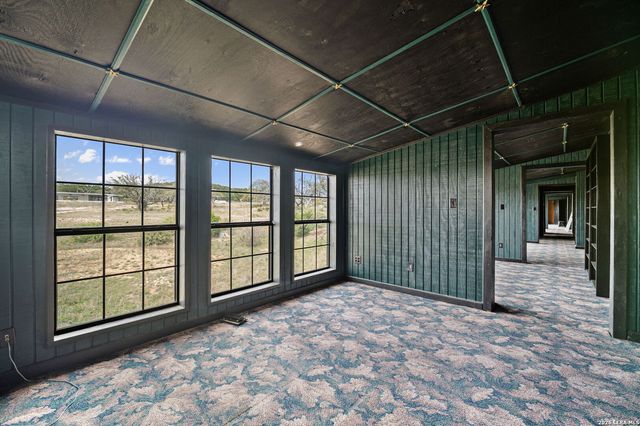 2421 Usener Rd, Fredericksburg, TX 78624