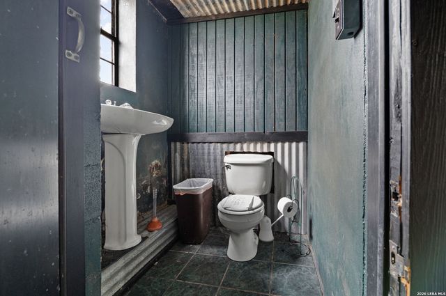 2421 Usener Rd, Fredericksburg, TX 78624