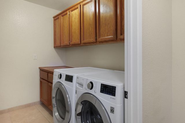 7458 Black Tree Ln, Citrus Heights, CA 95610