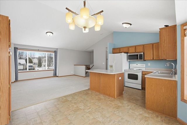 821 River Terrace, Prescott, WI 54021