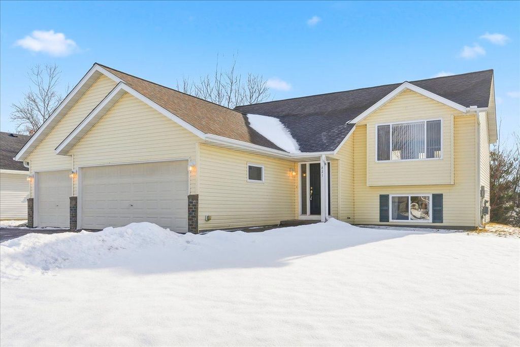 821 River Terrace, Prescott, WI 54021