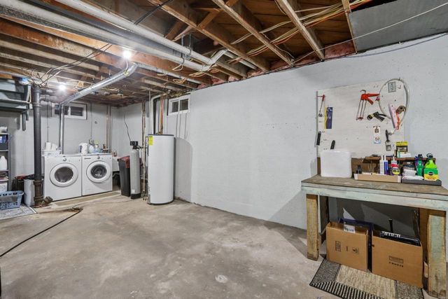 108 4th Street, Waunakee, WI 53597