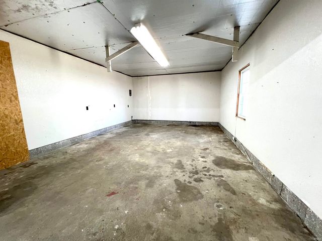 204 W Depot Street, Bruceville, IN 47516