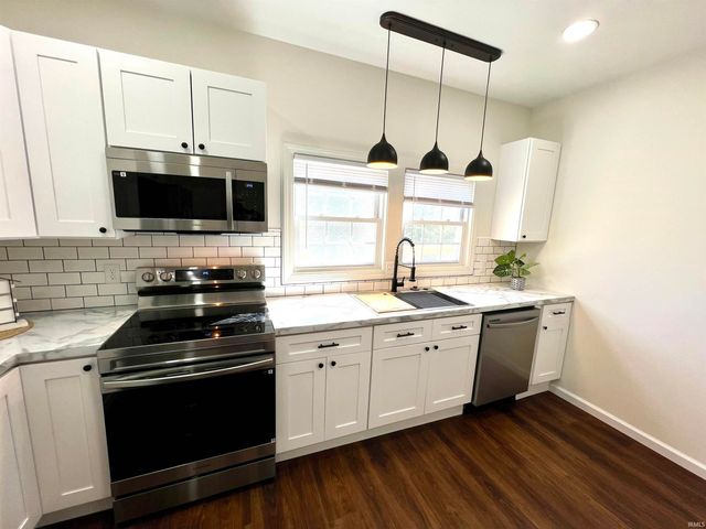 204 W Depot Street, Bruceville, IN 47516