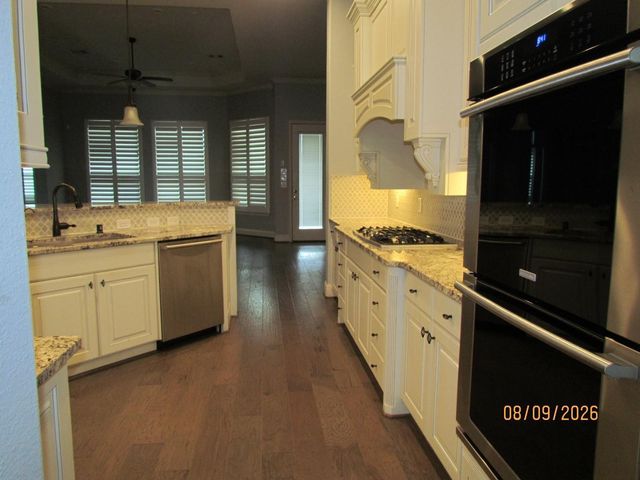 15406 Thompson Ridge Drive, Cypress, TX 77429