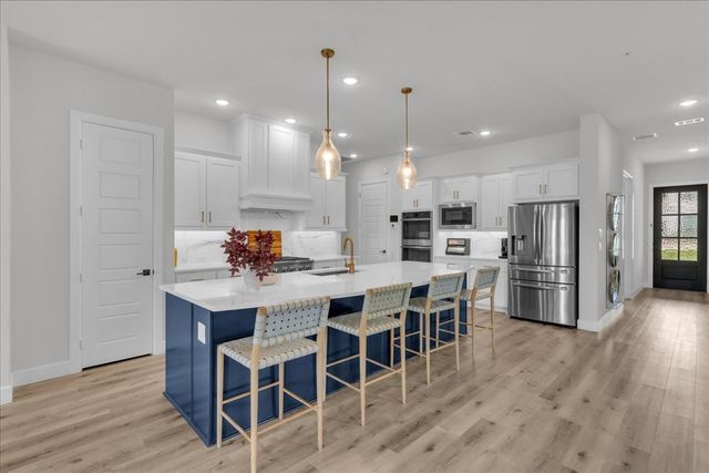 1808 Cedar Bluff Parkway, Mansfield, TX 76063
