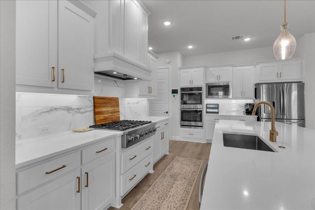 1808 Cedar Bluff Parkway, Mansfield, TX 76063