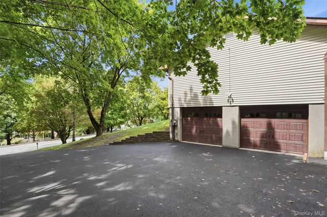 35 Beverly Drive, Warwick, NY 10990
