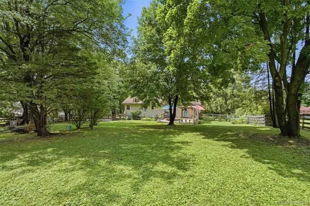 35 Beverly Drive, Warwick, NY 10990
