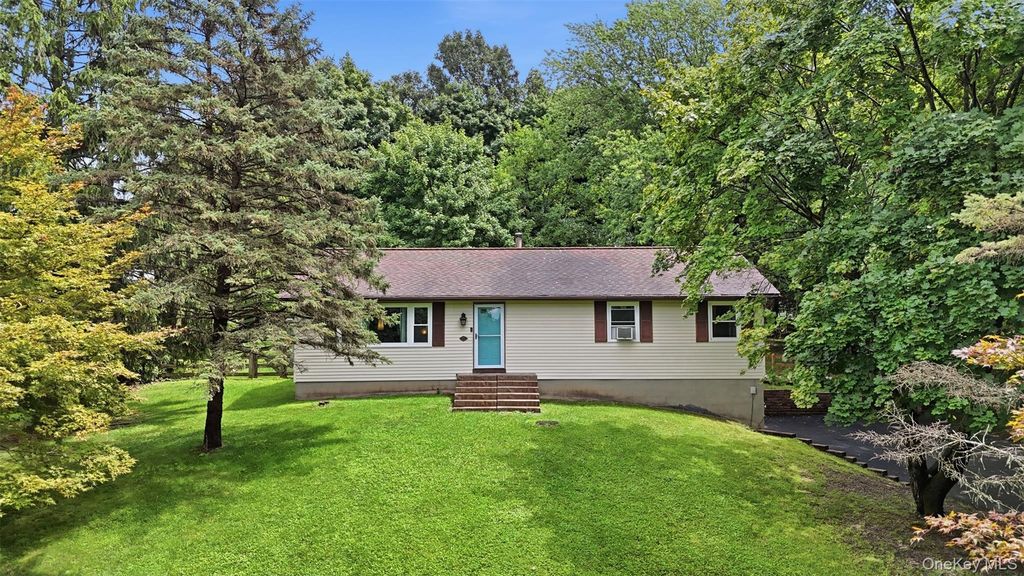 35 Beverly Drive, Warwick, NY 10990
