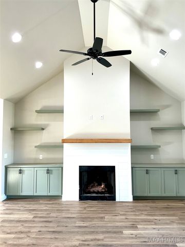 638 Chanlee Drive, Deatsville, AL 36022