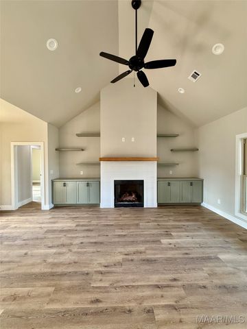 638 Chanlee Drive, Deatsville, AL 36022