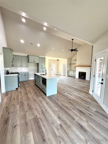 638 Chanlee Drive, Deatsville, AL 36022