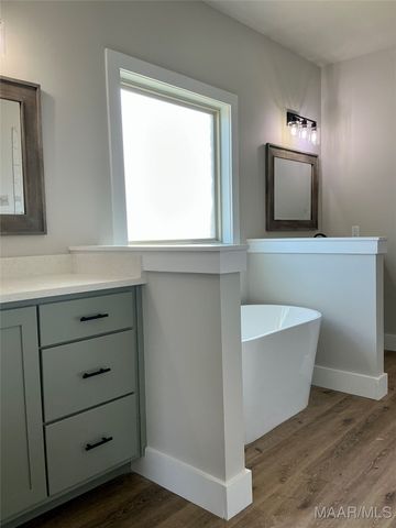 638 Chanlee Drive, Deatsville, AL 36022