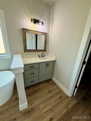 638 Chanlee Drive, Deatsville, AL 36022