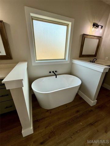 638 Chanlee Drive, Deatsville, AL 36022