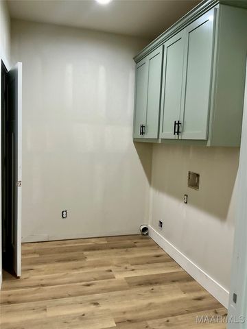 638 Chanlee Drive, Deatsville, AL 36022