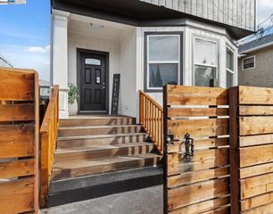 842 E 17th St, Oakland, CA 94606