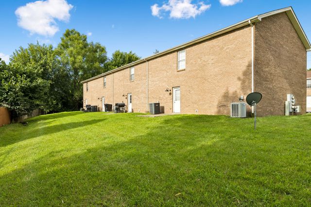 604 Cory Dr, Clarksville, TN 37040