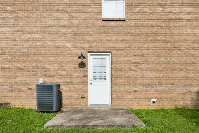604 Cory Dr, Clarksville, TN 37040