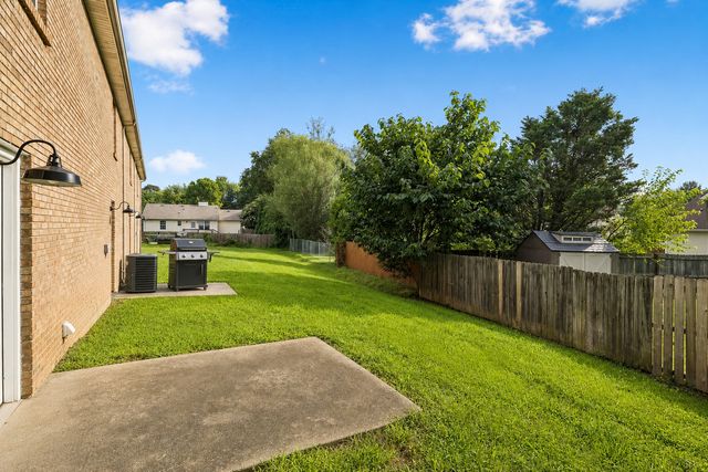604 Cory Dr, Clarksville, TN 37040