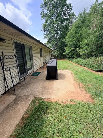 34 Shore Drive, Greenville, SC 29611