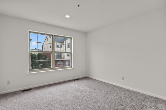 3094 Camden Drive, Troy, MI 48084